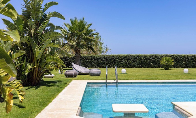 Katochori Villa | Spacious Villa, 100 m From the Beach, Large Garden, Heated Pool & Playroom!