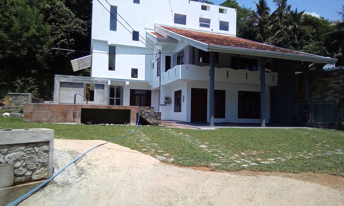Weligama Villa | Spacious villa in Weligama w/swmpool, perfect for families, 5 min from the beach