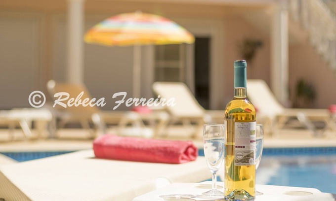 Montes de Alvor Villa | Spacious villa in Montes De Alvor with 5 bedrooms and capacity for 10 people