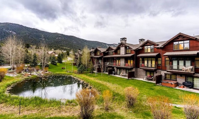 Big Sky Meadow Village Condo | Spanish Peaks Condo-Family Friendly w/Hot Tub and Great Views!
