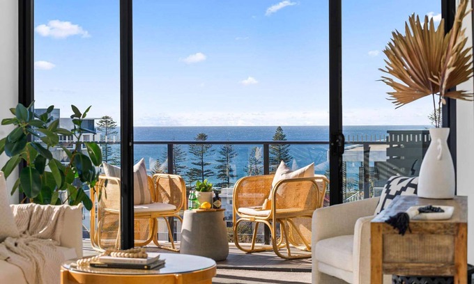 Hotham Heights Apartment | Spectacular 10th Floor, 2 Bed, 2 Bath,Wollongong Ocean View Apartment