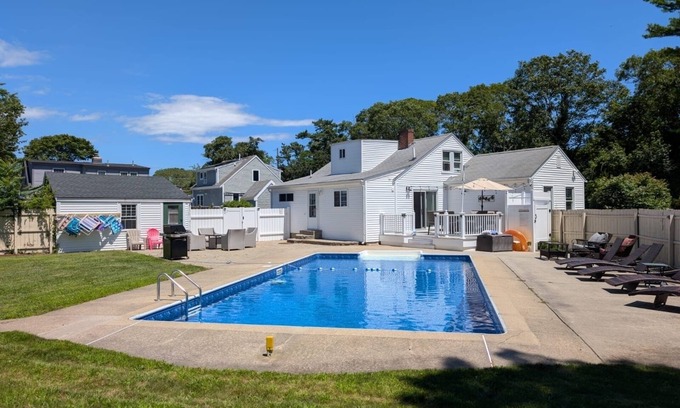 Hyannis House | Spectacular 4 Bedroom House in Hyannis, HEATED Pool, Playground&Basketball court