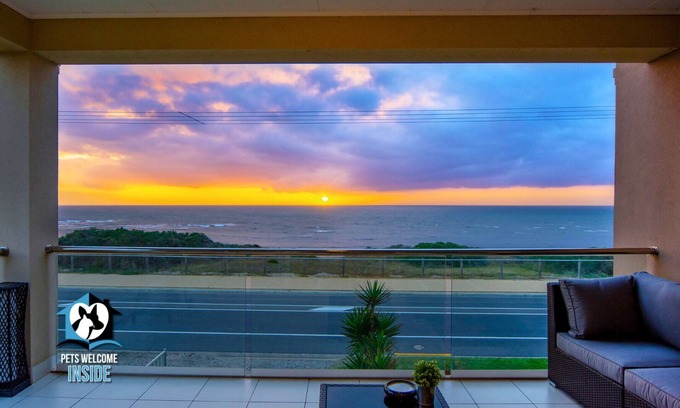 Aldinga Beach House | Spectacular Esplanade 4BR Contemporary with Viewsn