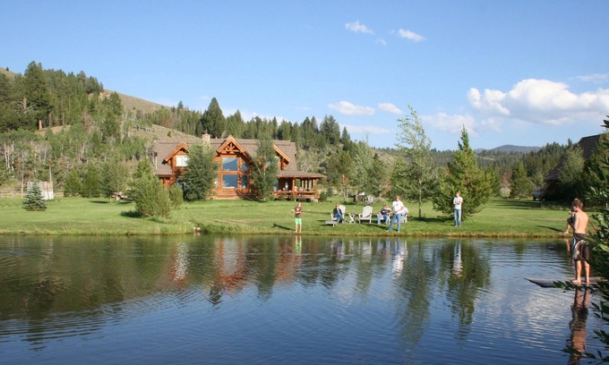 Stanley House | Spectacular estate for families, fishing, hiking and biking!