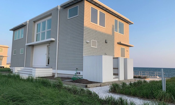 Cape Cod House | Spectacular Newly Constructed 3-Bedroom Beachfront Home in North Truro