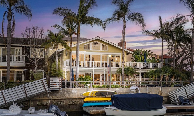 Naples House | Spectacular One of a-Kind 6 Bedroom-3 Story Naples Waterfront Home