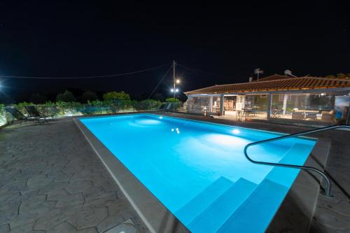 Gythio House | Spedion Villa - Near to sea villas with heated swimming pool
