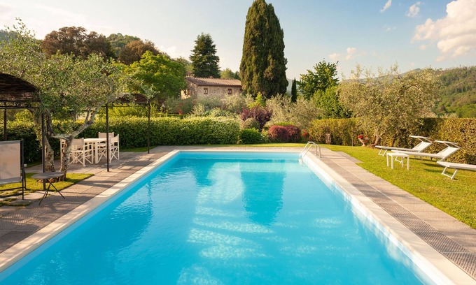 Pescia Villa | Spend a recovering staying immersed in the green Tuscany hills