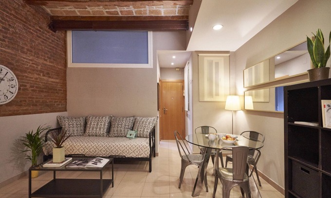 L'Antiga Esquerra de l'Eixample Apartment | SPERMARINT · - Studio Apartment, Sleeps 2