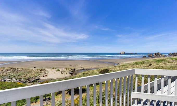 Bandon House | Spindrift Oceanfront Home - The Helm