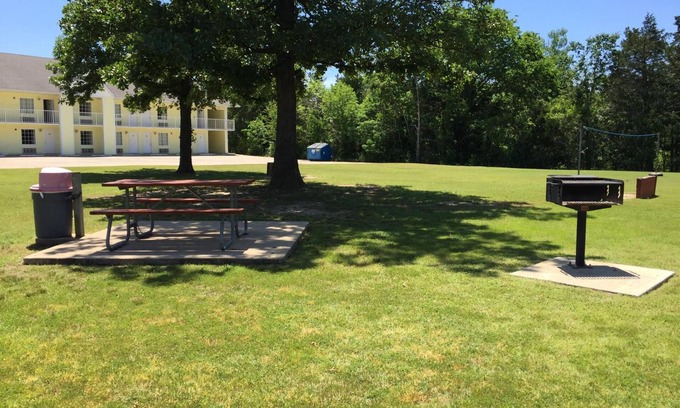 Branson Hotel | Spinning Wheel Inn