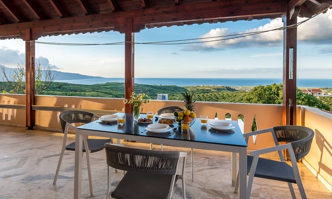 Polemarchi Apartment | Splendid Flat with View & Pool, minutes to Sea