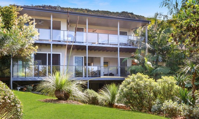 Killcare House | 'Splendour on Grandview' by Accom Holidays