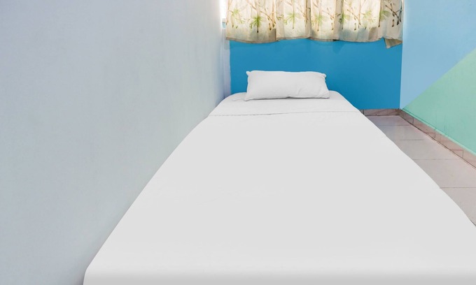 Batam Hotel | SPOT ON 92323 Ririn Homestay