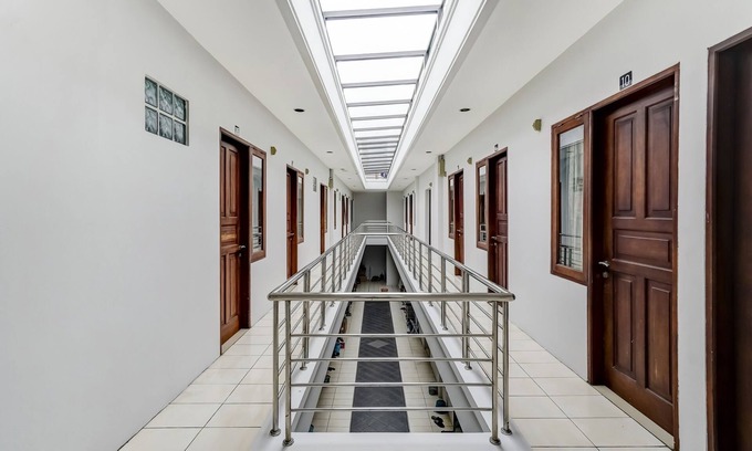 Bandung Hotel | SPOT ON 94730 The Chatter Place Dipatiukur