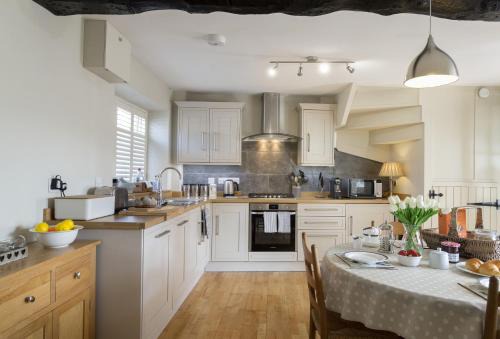 Painswick House | Spring Cottage