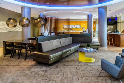 El Lago Hotel | SpringHill Suites Houston NASA/Seabrook