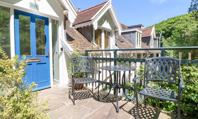 Hele Cottage | SPRINGSIDE, pet friendly, country holiday cottage in Lynton