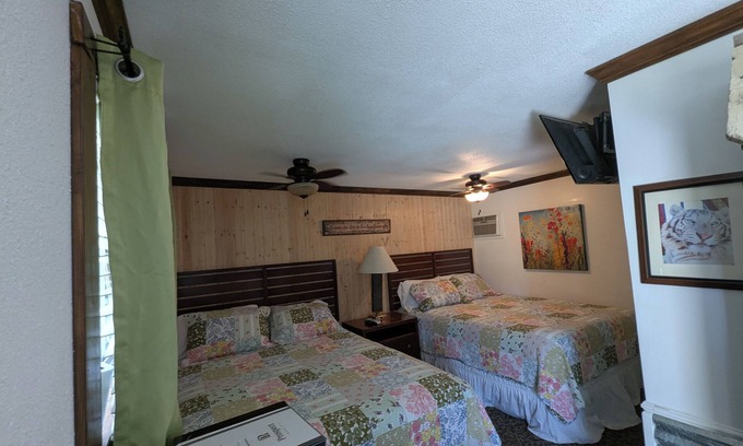 Squaw Valley Cabin | Squaw Valley Motel Room #7