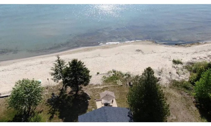 St Ignace House | Squeaky Clean! Gorgeous St. Ignace Beach House!