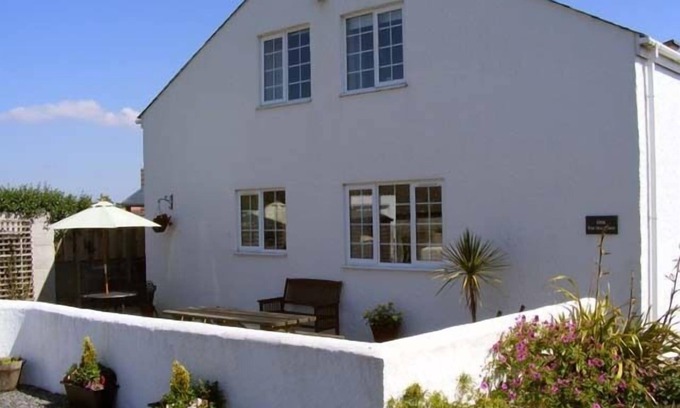 St. Keverne Cottage | St Keverne Village on The Lizard Peninsula