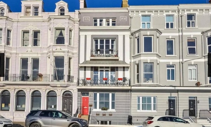 St Leonards-On-Sea House | St Leonards Seaside Apartment