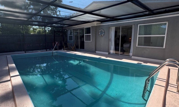 St. Petersburg - Clearwater House | St. Petersburg Charming Family Home w/Private Pool, Gym, Smart TV, King Bed