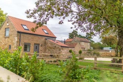 Worksop House | Stable Cottage - Dog friendly romantic country bolthole