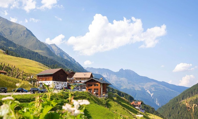 Sankt Sigmund im Sellrain Cottage | Standard room, shower /WC HB - Alpengasthof Praxmar