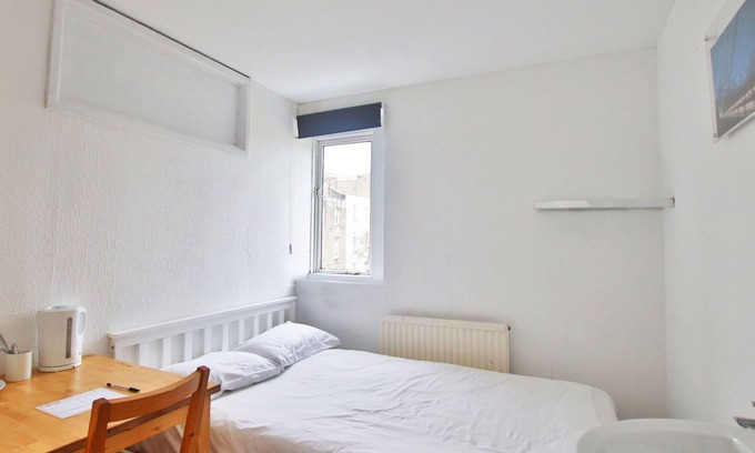 Clifton House | Standard Single Room with Shared Bathroom
