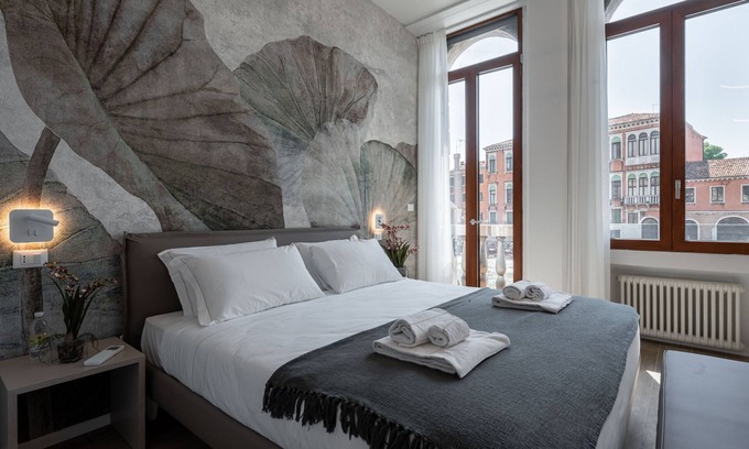 Cannaregio Bed & Breakfast | Stanza 5 - Venice View 2 by Wonderful Italy