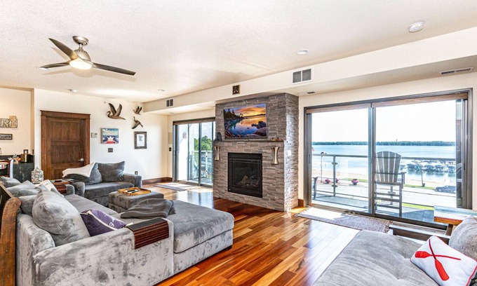 Detroit Lakes Condo | Starboard Point: Stunning Luxury Condo in the heart of DL!