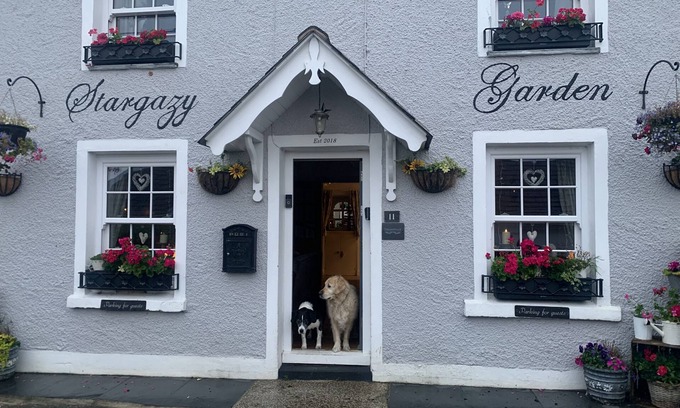 Hayle Cottage | Stargazy - a cottage that sleeps 8 guests in 4 bedrooms