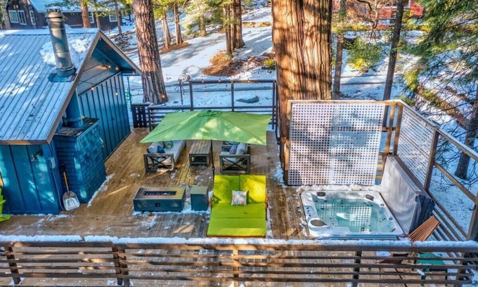Sugar Pine Cabin | Starlight Cabin Retreat Hot Tub & Game Room