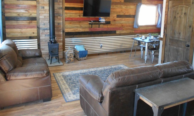 Teasdale House | Starry Nights & Red Rock Delights: Grill-Fish-Hike