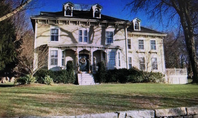 Tiverton House | Stately Restored Victorian with panoramic waterviews near Newport (12 beds)