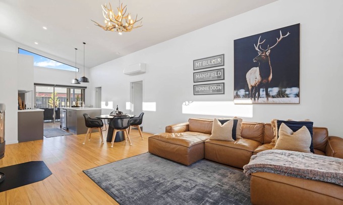 Mansfield House | Station House - Mansfield - Sleeps 8