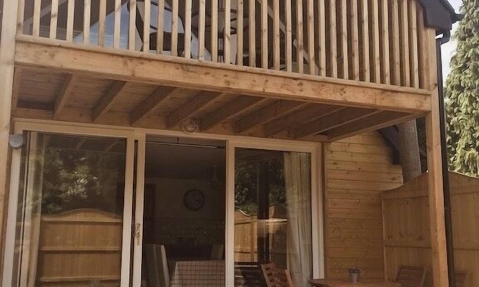 Bridgend Ski Chalet | Station Lodge. .2 Bed Spacious Lodge with garden Tondu Bridgend SOUTH WALES