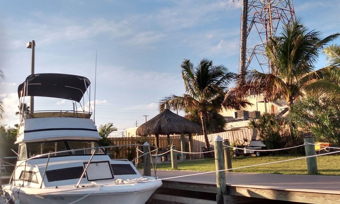 Cocoa Beach Boat Rental | Stay Aboard The Swell Hotel in a Beautiful Beach-Side Marina