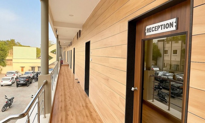 Bhuj Hotel | Stay Guru Hari Om Residency
