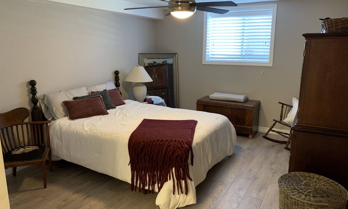 Elora House | Stay in historical Elora, super close to great hiking trails