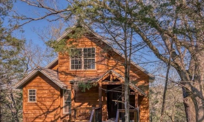 Branson Cabin | Stay in the Tree House! One of a Kind Experience!