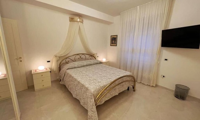 Desenzano del Garda Apartment | Stay overnight in a luxurious apartment, central location within walking distance of the lake