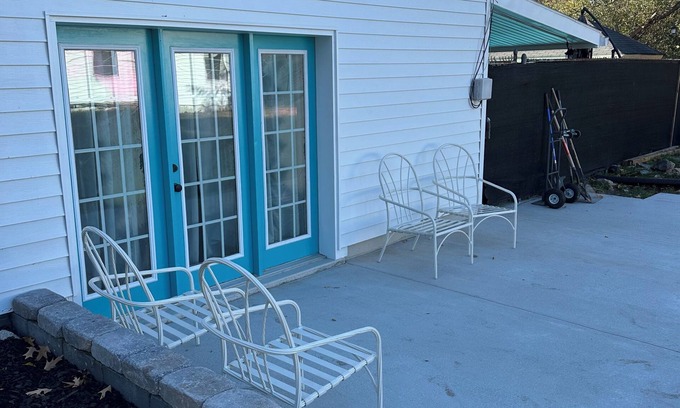 Colonial Beach House | Stay & Play: Games, swimming Pool, FirePit, Beach & Boardwalk! Pet friendly