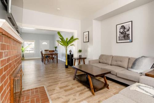 Richmond House | Stay Portland - Vibrant Iconic Portland Home in Heart of Division