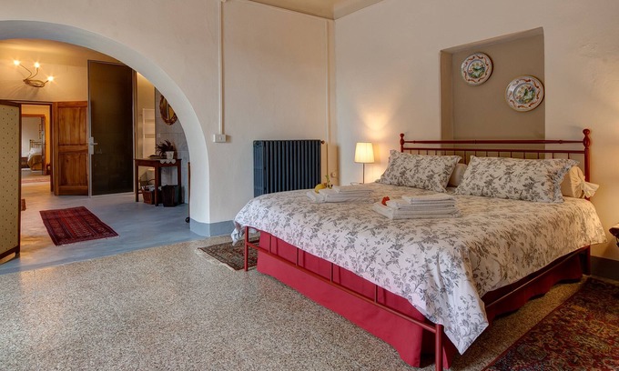Avane Bed & Breakfast | Stay, think and relax. 15' drive from Pisa, Lucca and the beach. The Suite