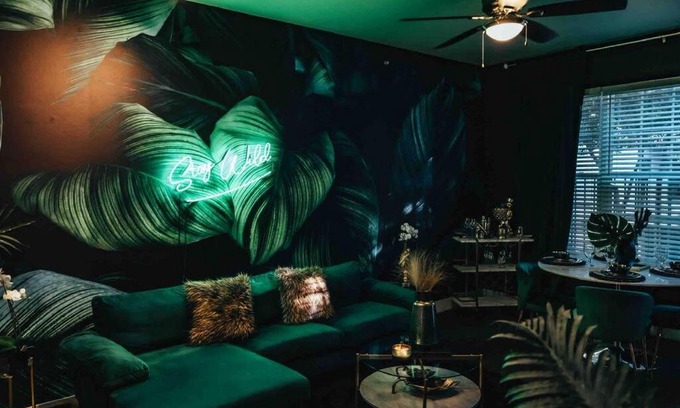 Oak Lawn Apartment | Stay Wild Designer King Suite Uptown Dallas