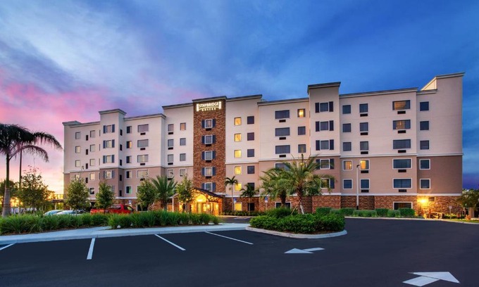 Hollywood Hotel | Staybridge Suites - Fort Lauderdale Airport - West by IHG