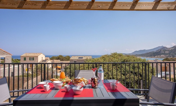 Marine de Saint Ambroggio Apartment | Stella di Luce - Appt climatisé vue mer