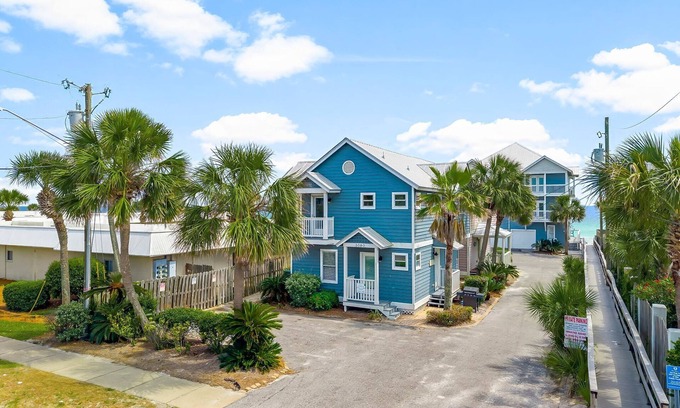 Crystal Beach House | Steps from Beach ~ Gulf View ~ Balcony ~ Beach Setup Included ~ Crystal Beach
